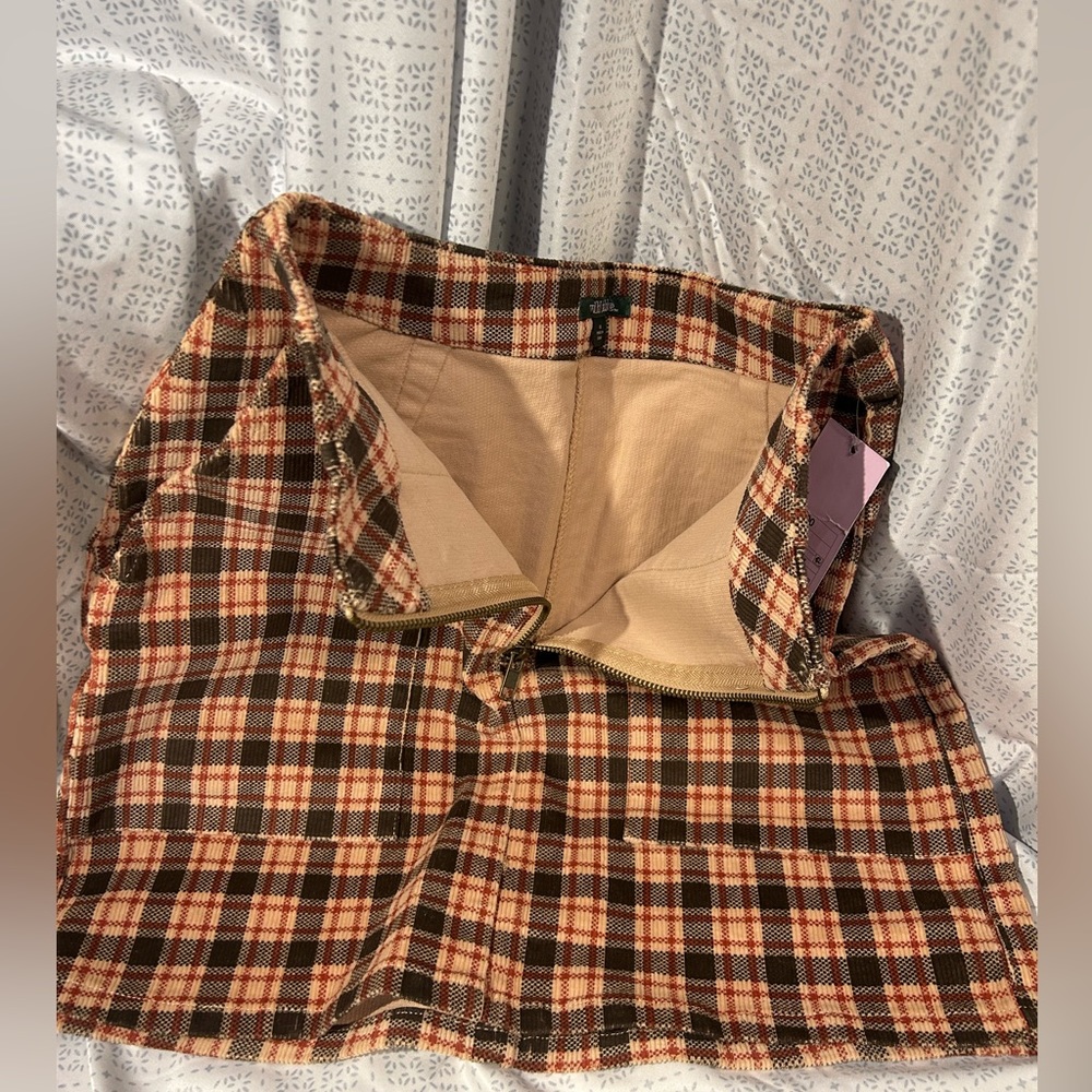 NWT Wild Fable plaid skirt w/front zipper and front pockets. - Picture 4 of 6